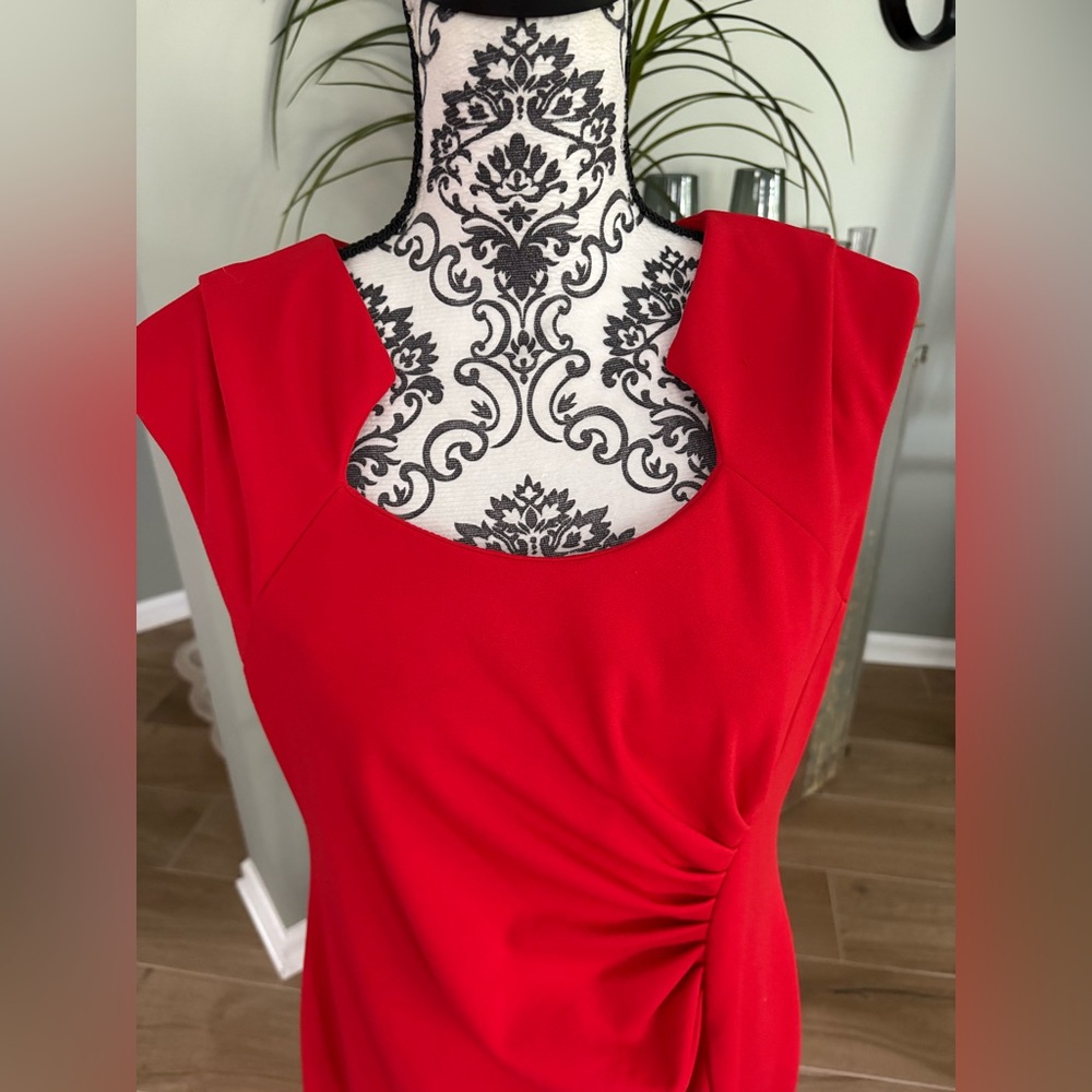 Elegant Red Sleeveless Dress size 16 - Picture 3 of 6